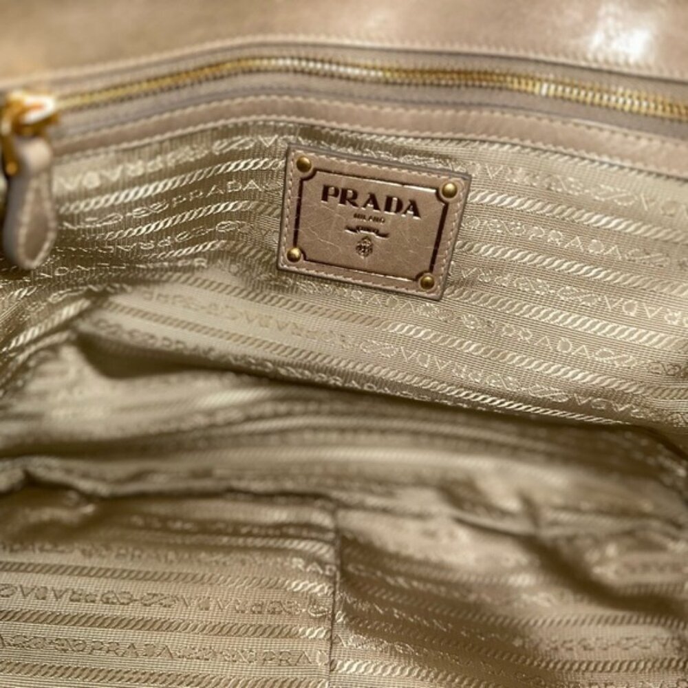 AUTHENTIC Prada Vitello Shine Leather Top Handle Bag w/ Authenticity Card - Picture 6 of 8